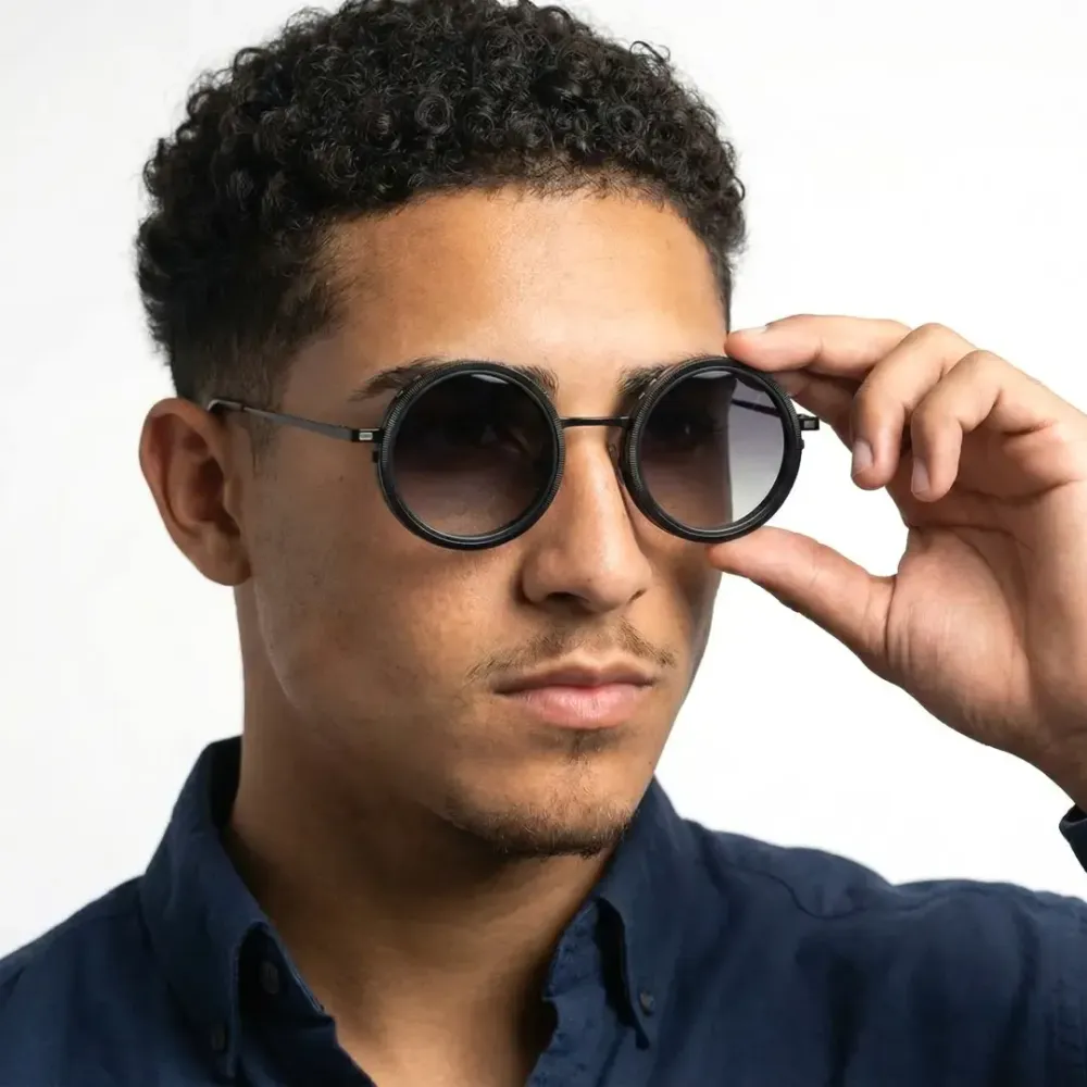 Man wearing Elklook Aeris Round magnetic clip-on sunglasses