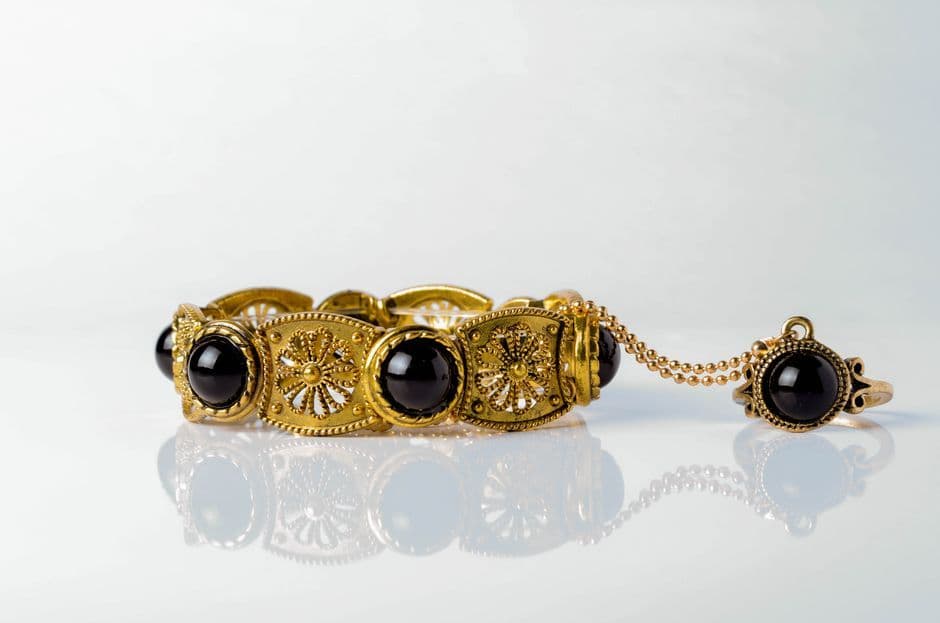 SayaBling Review 2026: Handcrafted Designer Jewelry Without the Designer Markup