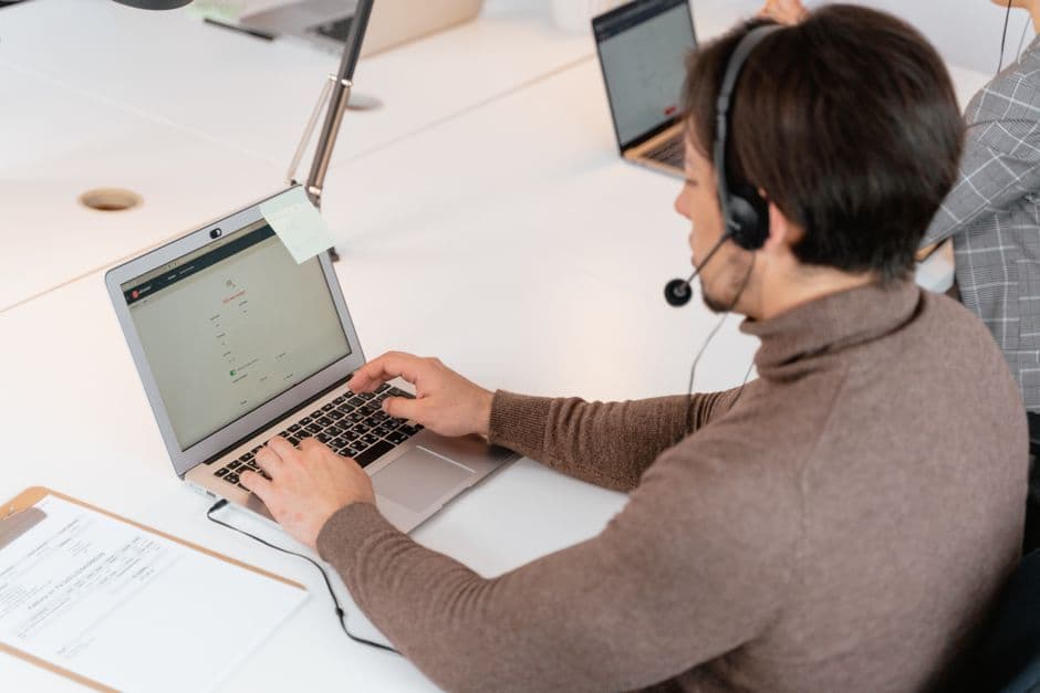 Vendoo Review 2026: The Crosslisting Tool Resellers Actually Stick With