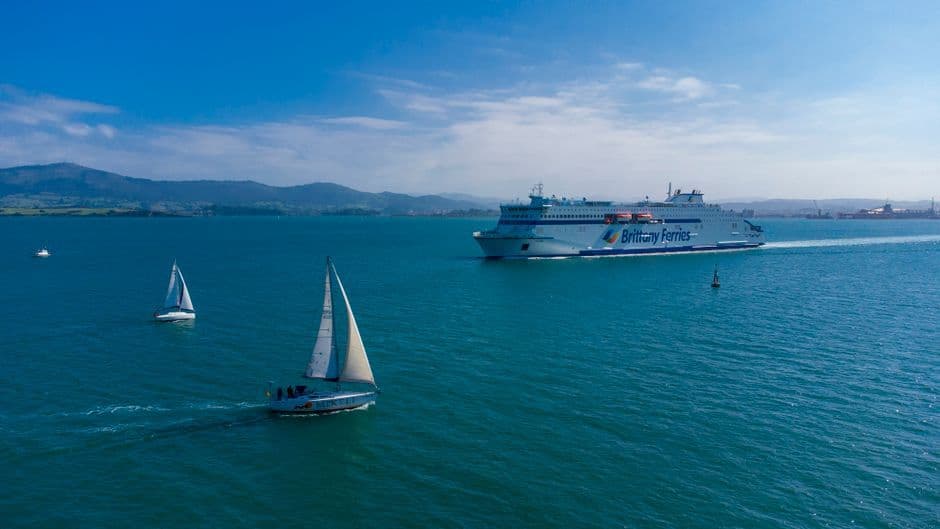 Cruises/Ferries